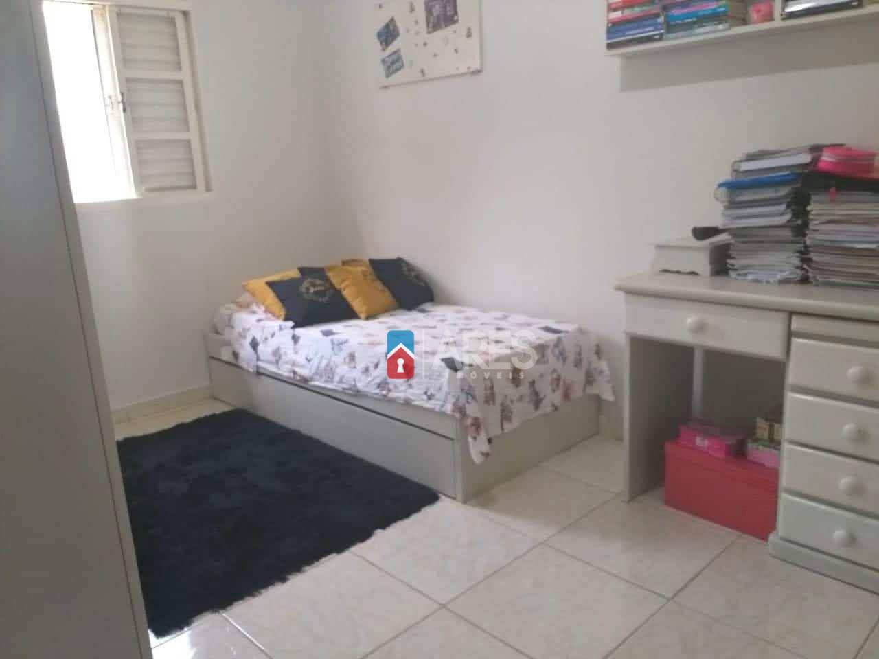 Casa à venda com 5 quartos, 211m² - Foto 22