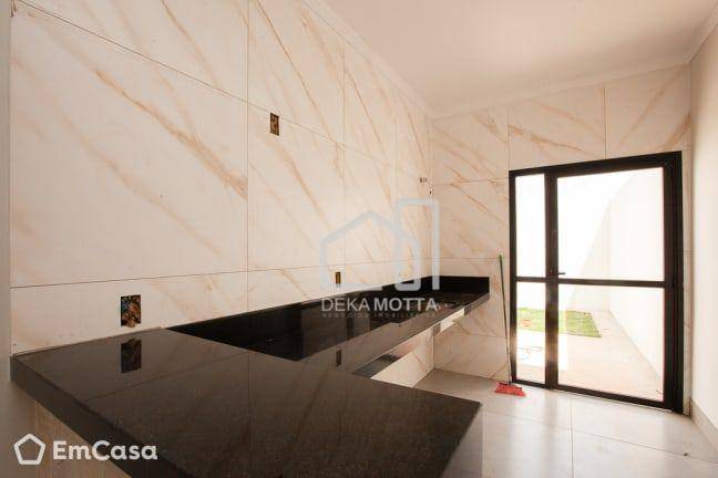 Casa à venda com 3 quartos, 80m² - Foto 1