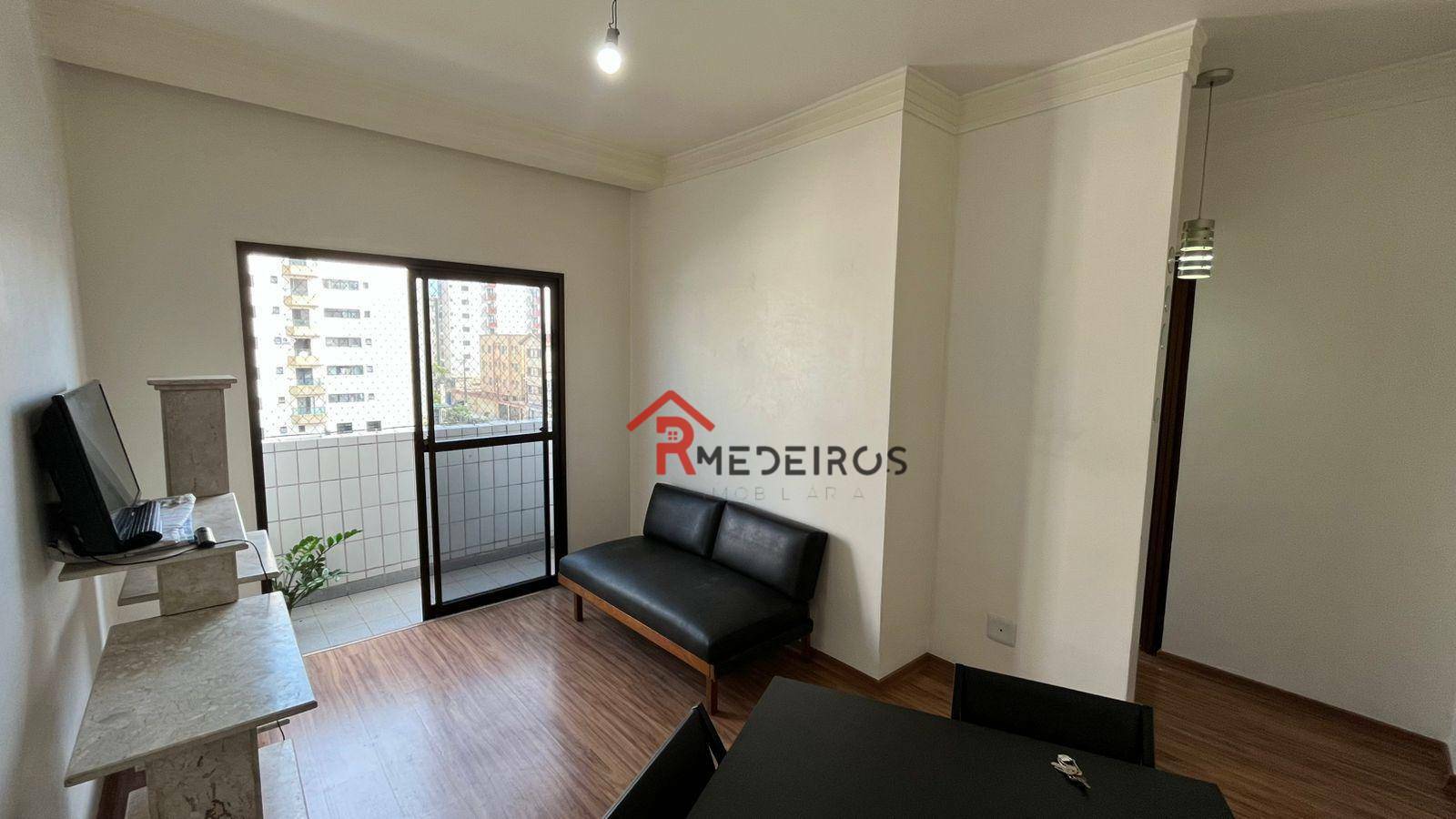 Apartamento à venda com 1 quarto, 45m² - Foto 1