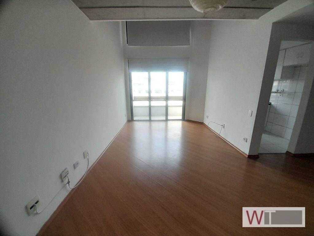 Apartamento para alugar com 1 quarto, 70m² - Foto 2