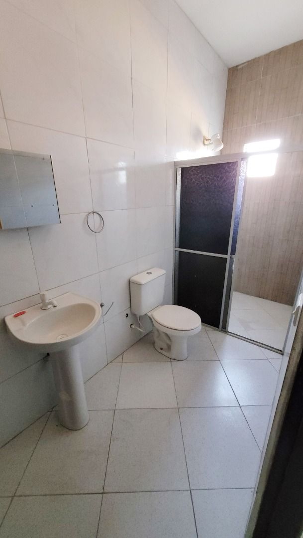 Casa para alugar com 4 quartos, 201m² - Foto 13