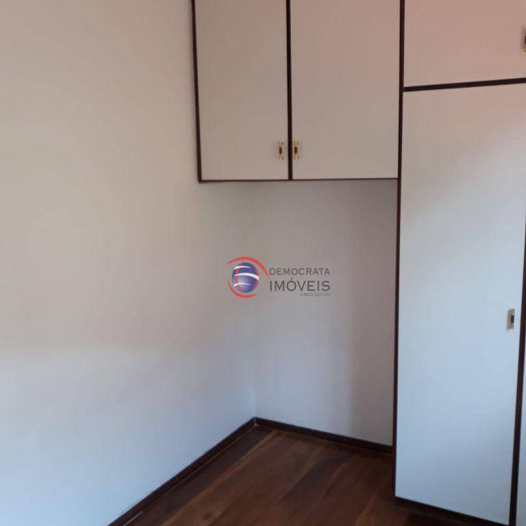 Sobrado à venda com 3 quartos, 272m² - Foto 4