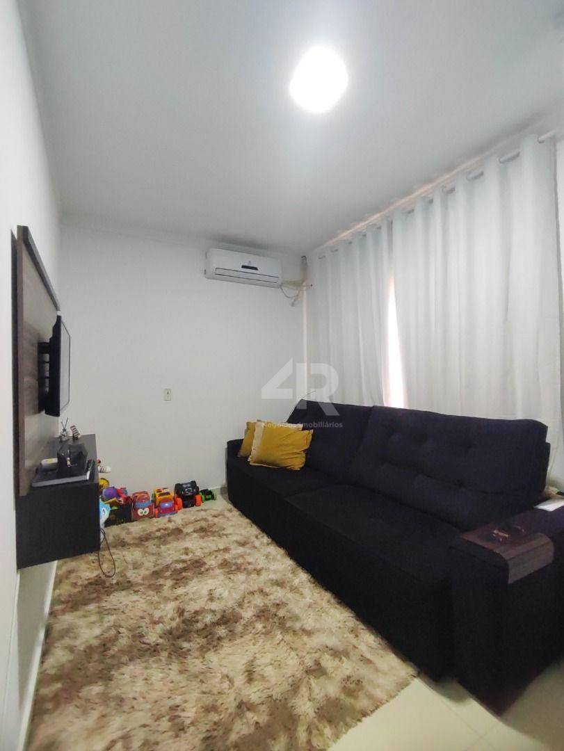 Casa à venda com 2 quartos, 60m² - Foto 3