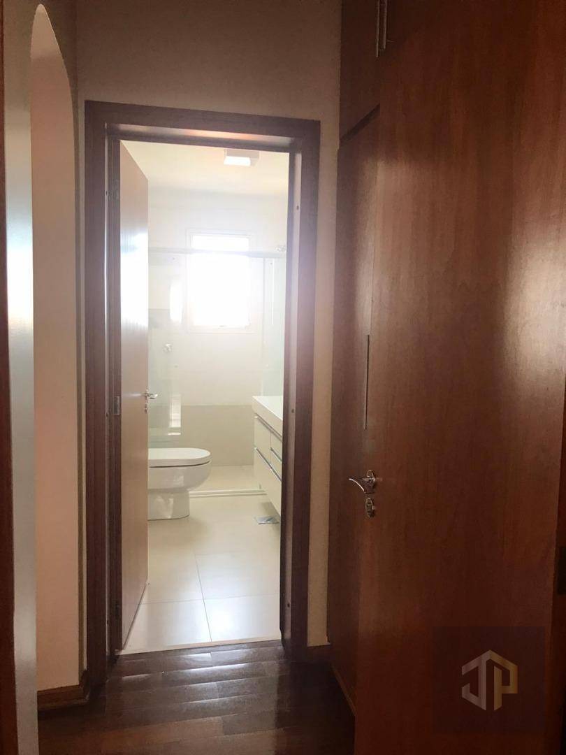 Apartamento à venda com 3 quartos, 213m² - Foto 25