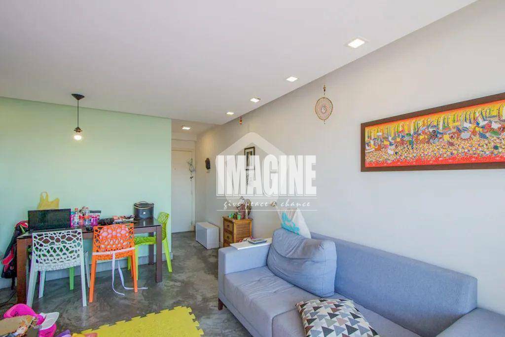 Apartamento à venda com 2 quartos, 62m² - Foto 3