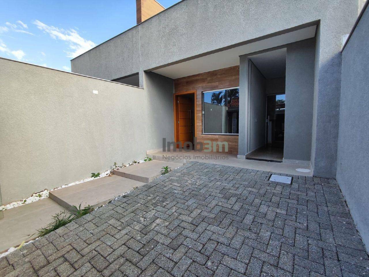 Casa à venda e aluguel com 3 quartos, 87m² - Foto 2