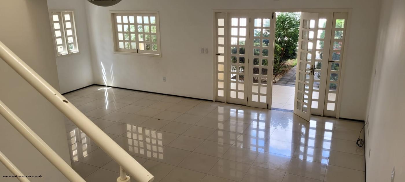 Casa para alugar com 3 quartos, 300m² - Foto 4