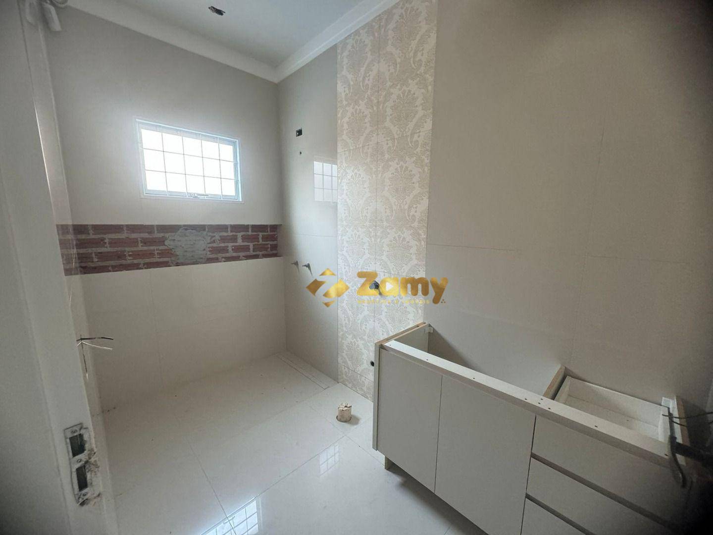 Casa à venda com 3 quartos, 200m² - Foto 2