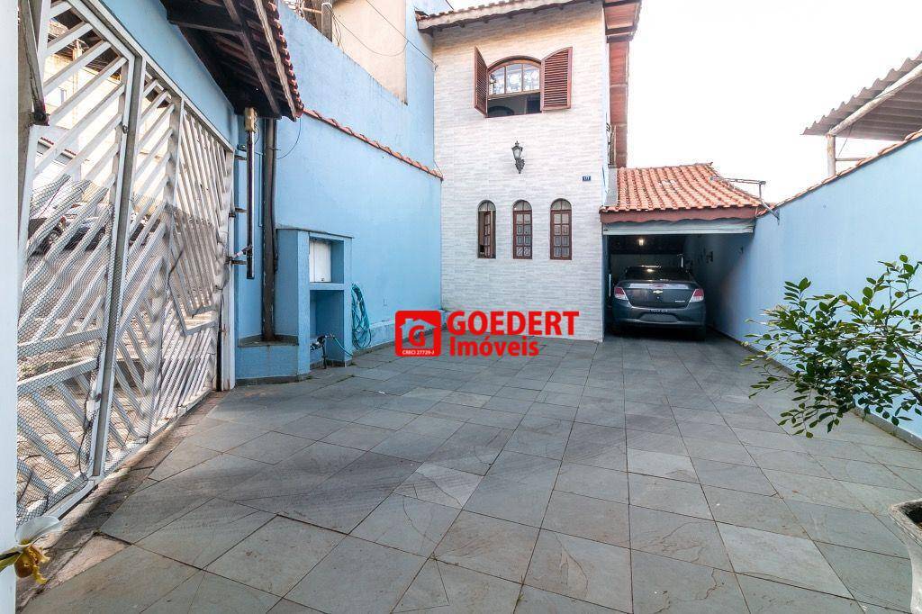 Sobrado à venda com 3 quartos, 175m² - Foto 1