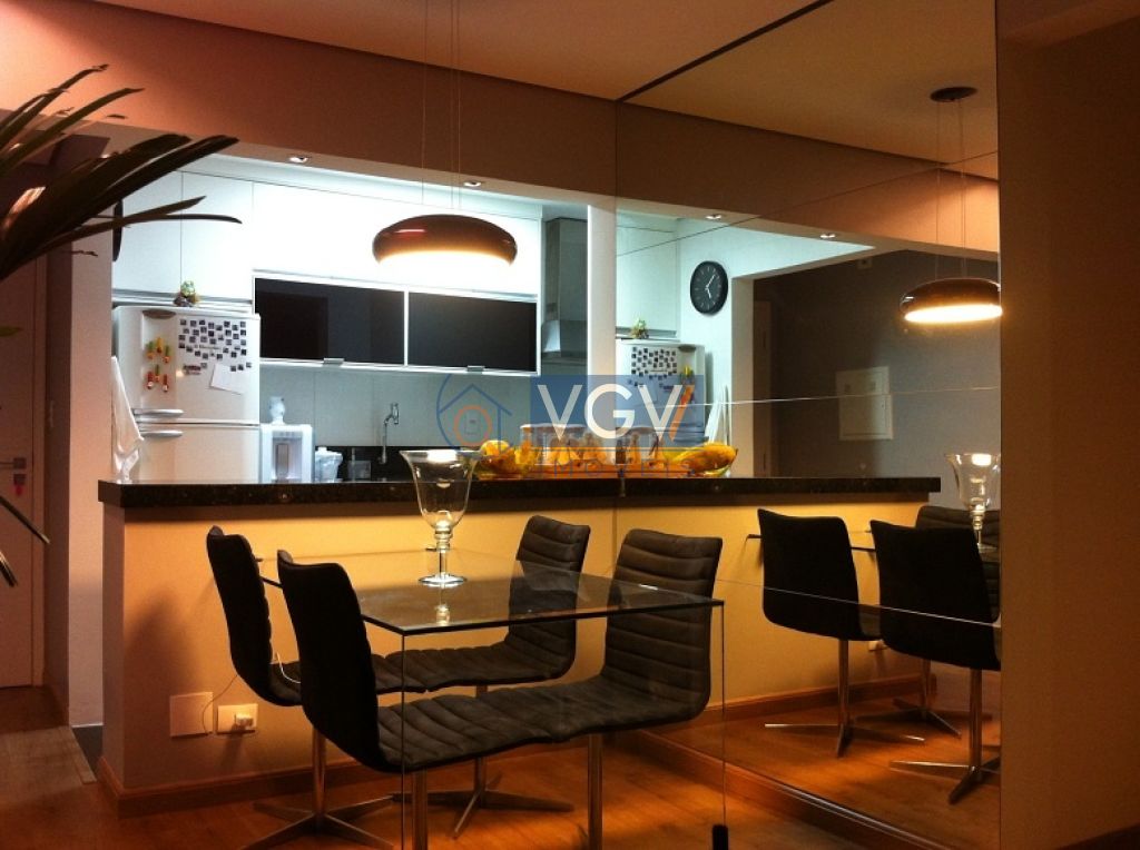 Apartamento à venda com 2 quartos, 70m² - Foto 1