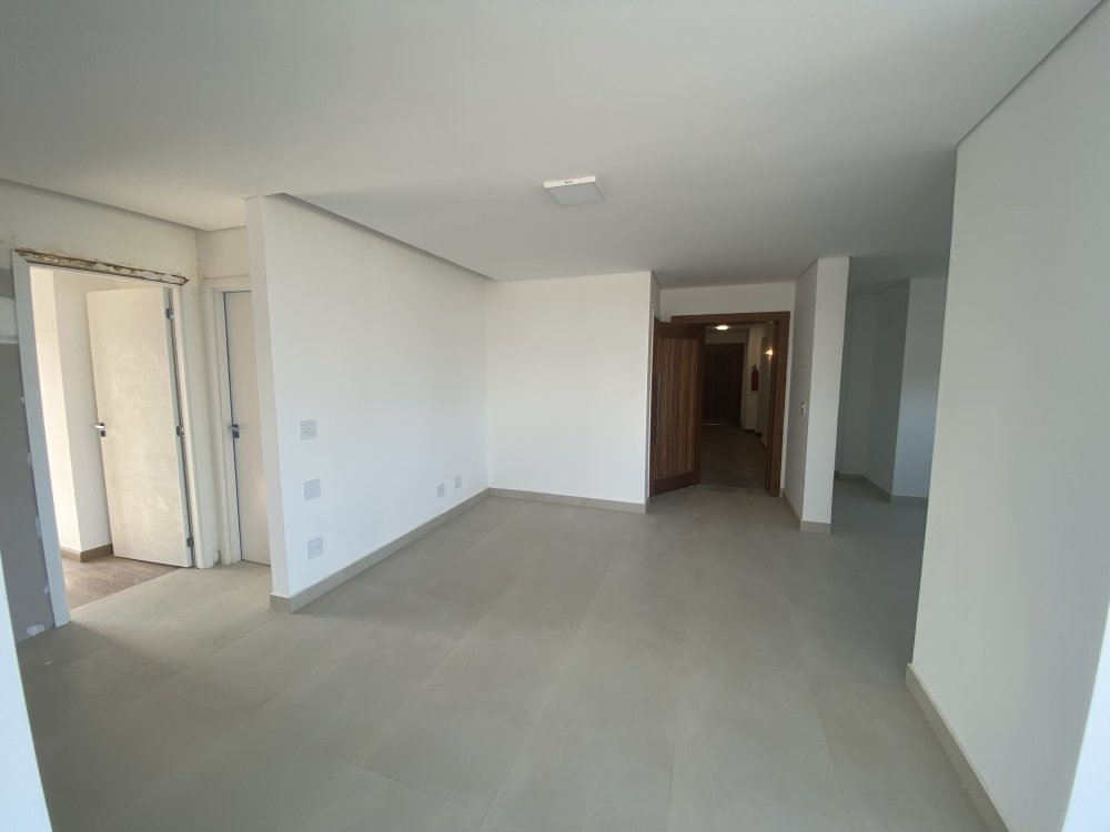 Apartamento à venda com 3 quartos, 154m² - Foto 2