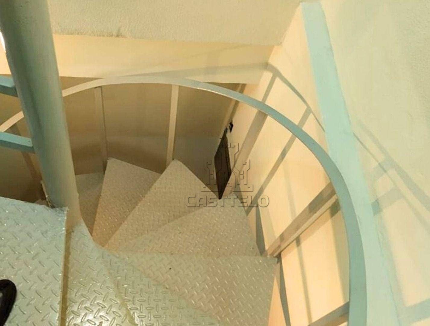 Sobrado à venda com 7 quartos, 200m² - Foto 5