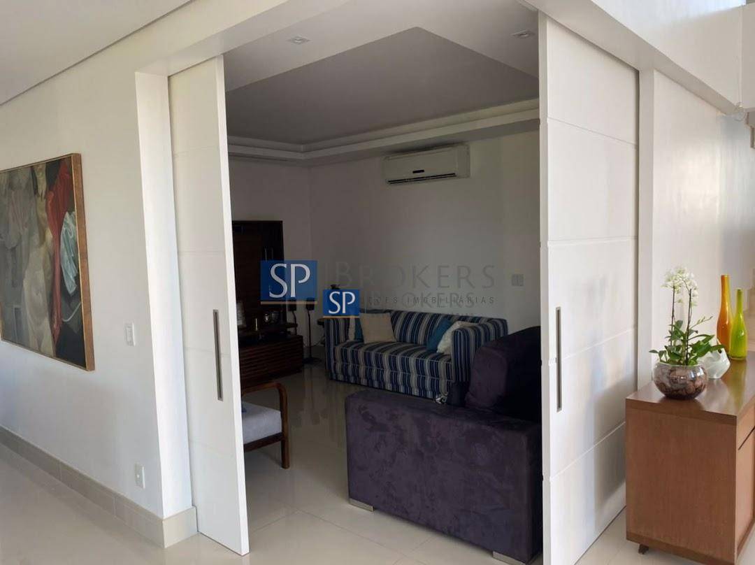 Casa de Condomínio à venda com 4 quartos, 560m² - Foto 3