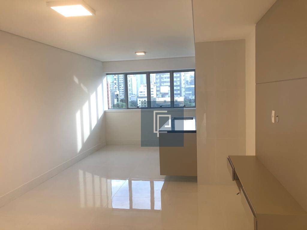 Apartamento à venda e aluguel com 2 quartos, 72m² - Foto 1