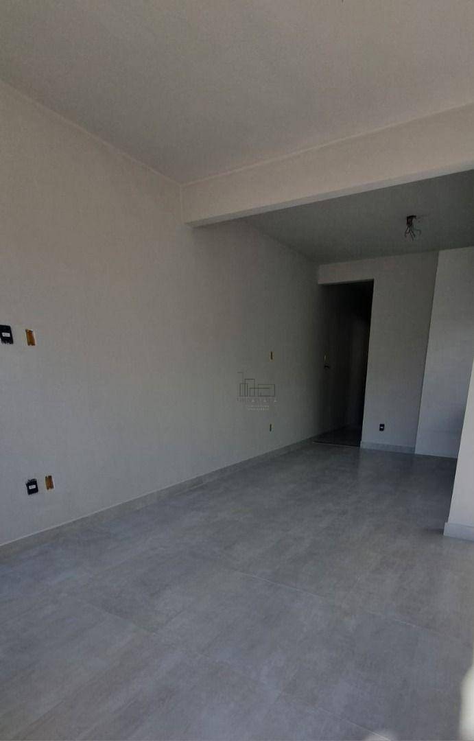 Casa à venda com 2 quartos, 58m² - Foto 7