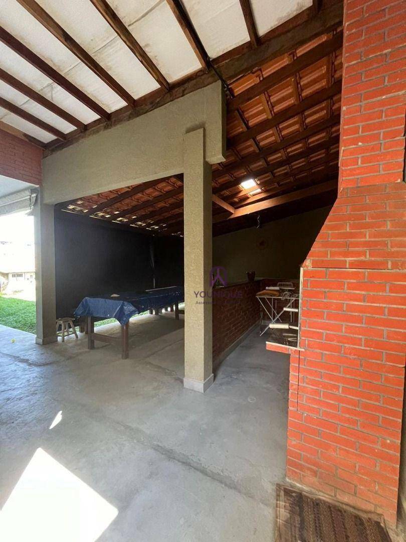 Casa à venda com 3 quartos, 236m² - Foto 4