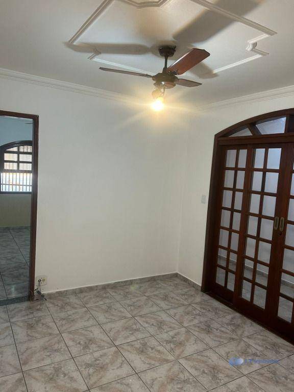 Casa à venda com 3 quartos, 98m² - Foto 10