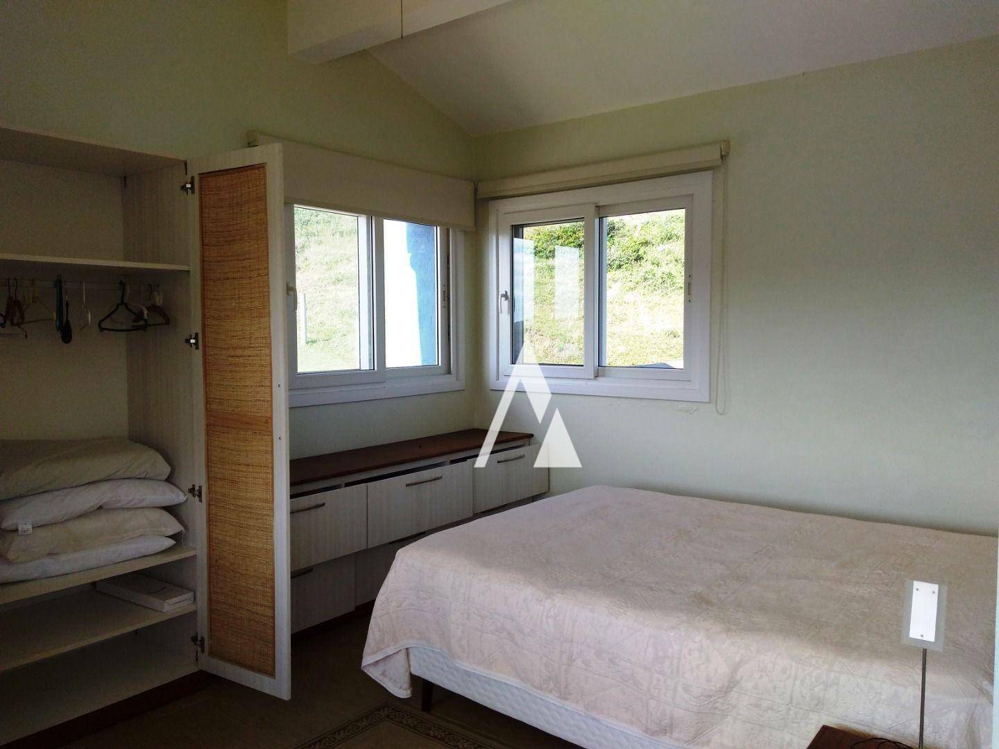 Casa à venda com 4 quartos, 228m² - Foto 14