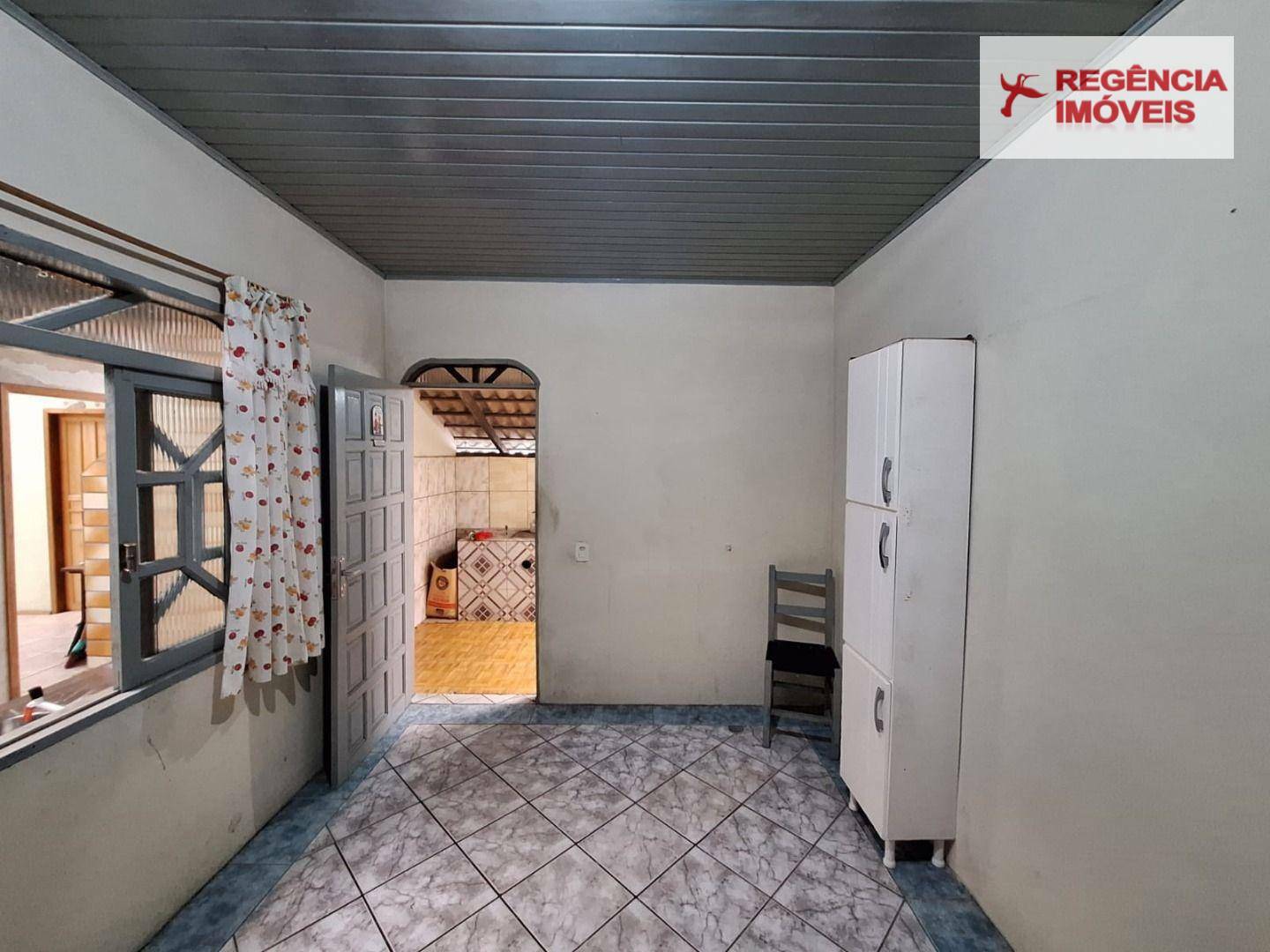 Casa à venda com 7 quartos, 203m² - Foto 11