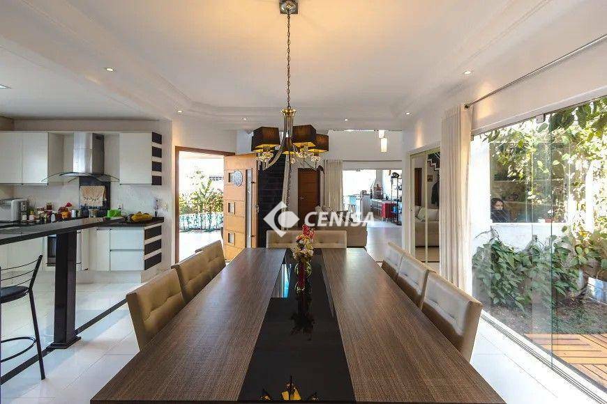 Casa à venda com 4 quartos, 321m² - Foto 11