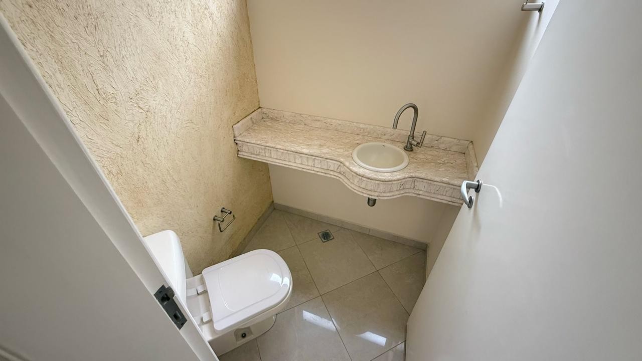 Casa para alugar com 3 quartos, 357m² - Foto 28