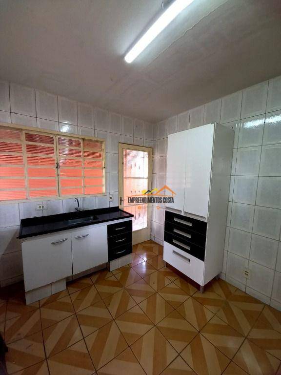 Casa à venda com 3 quartos, 126m² - Foto 4