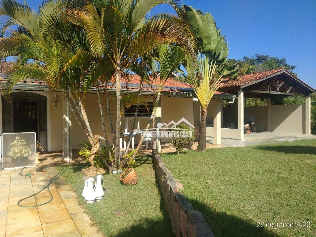 Chácara, 3 quartos, 1045 m² - Foto 1