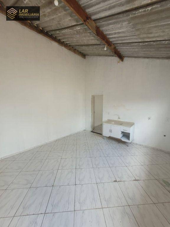 Casa para alugar com 3 quartos, 140m² - Foto 25