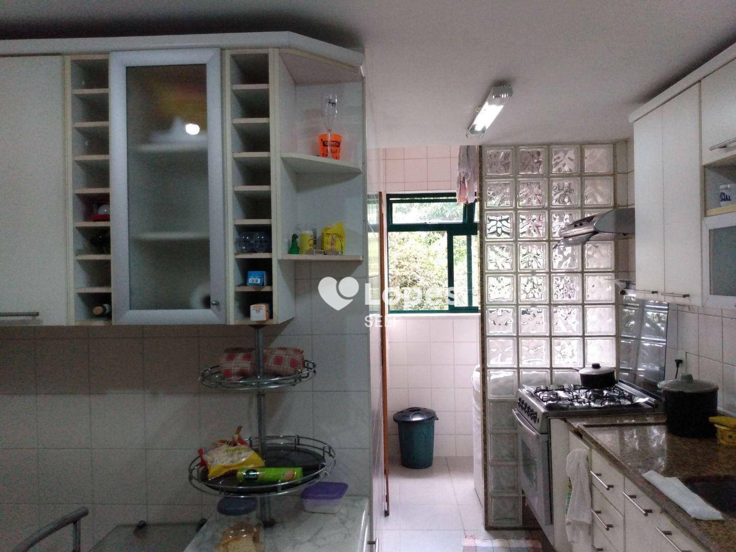 Apartamento à venda com 3 quartos, 149m² - Foto 7