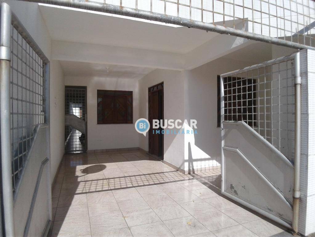 Casa à venda com 4 quartos, 184m² - Foto 3