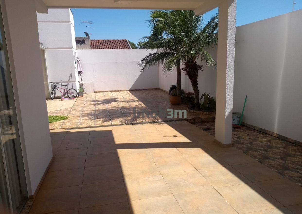 Casa à venda com 3 quartos, 220m² - Foto 6