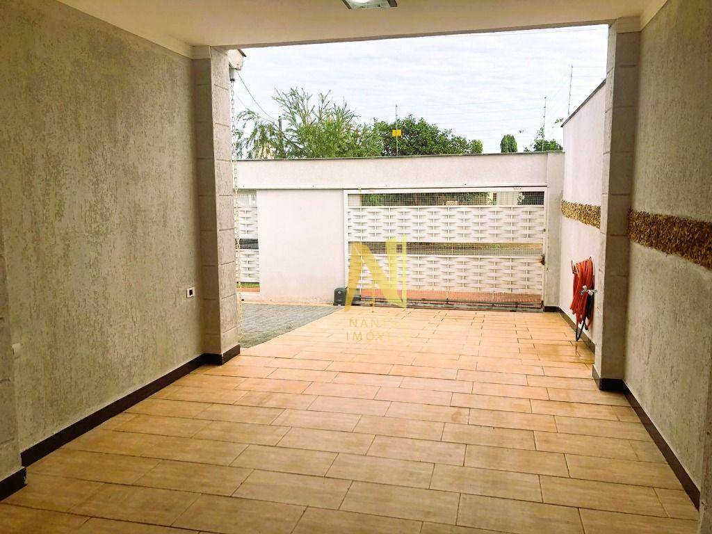 Casa à venda com 3 quartos, 230m² - Foto 16