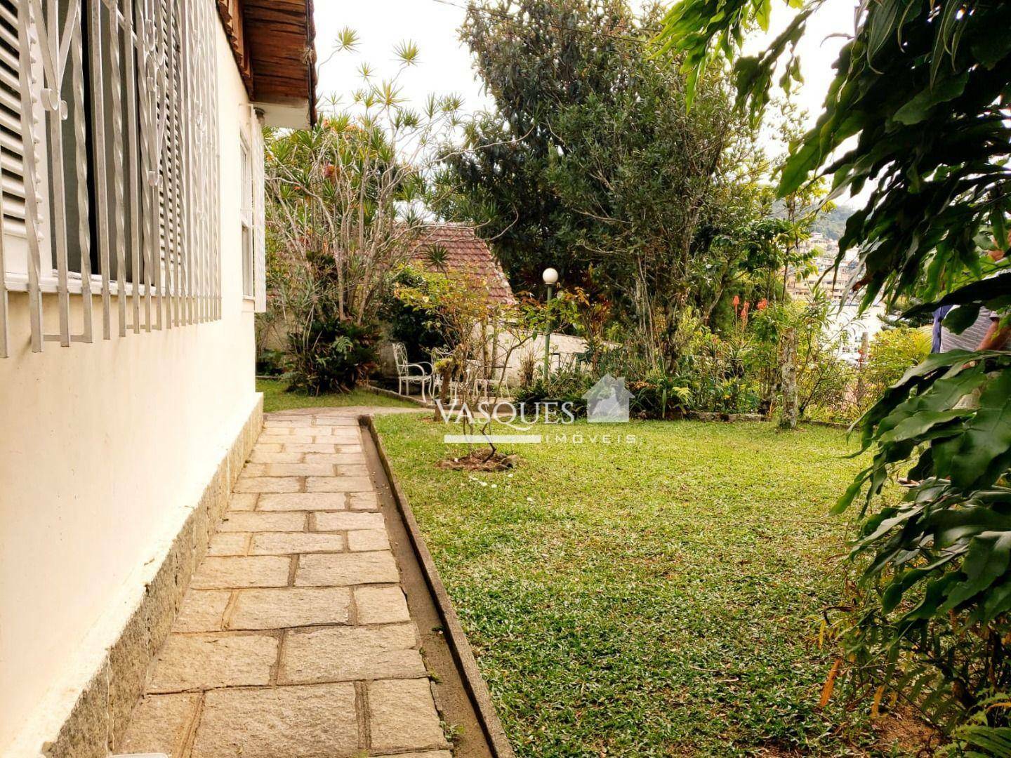 Casa à venda com 3 quartos, 100m² - Foto 4