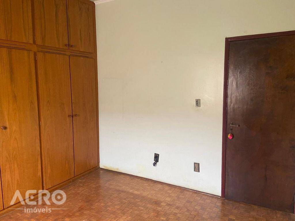 Casa para alugar com 3 quartos, 280m² - Foto 14