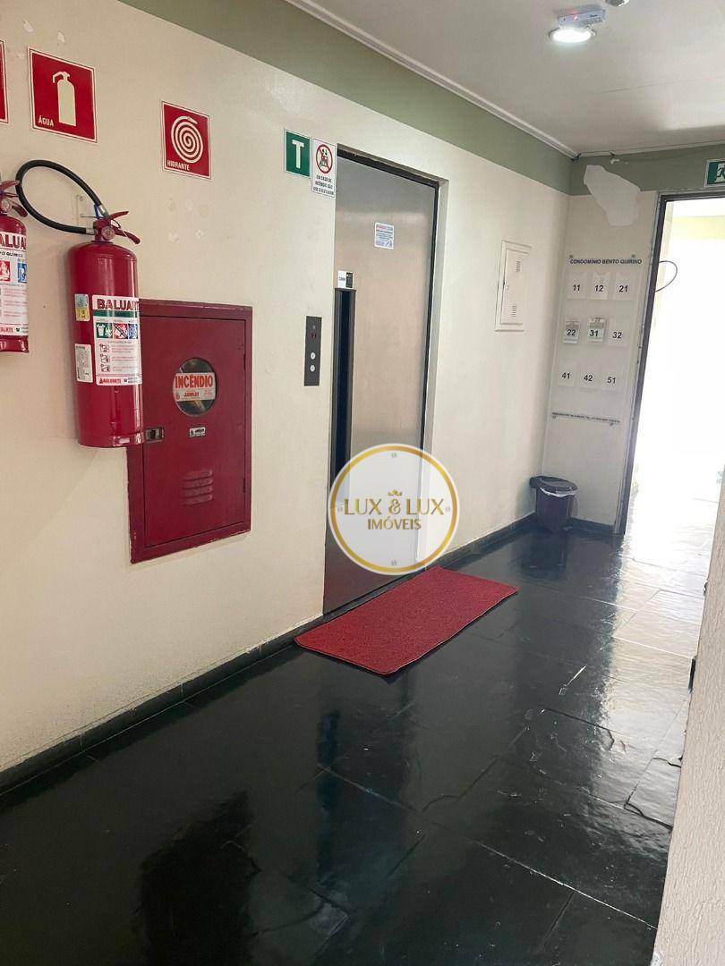 Apartamento à venda com 3 quartos, 120m² - Foto 2