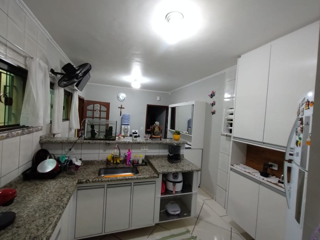 Sobrado à venda com 3 quartos, 220m² - Foto 11