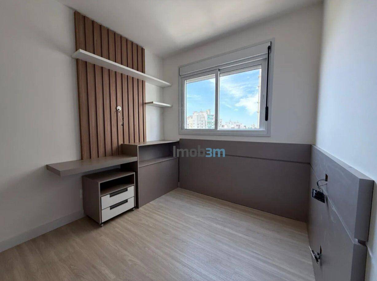 Apartamento para alugar com 3 quartos, 137m² - Foto 8