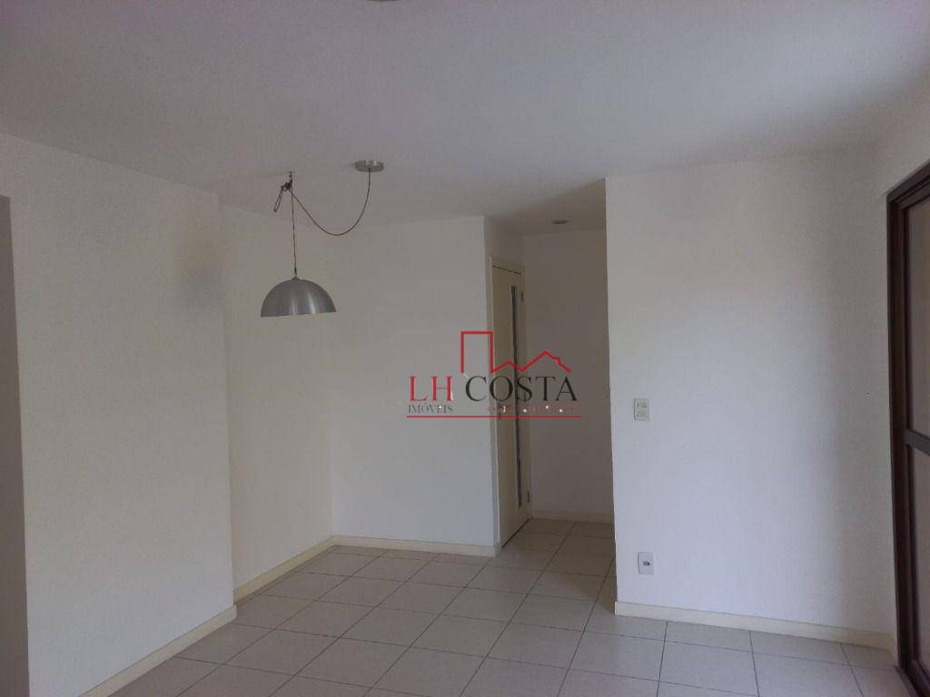 Apartamento para alugar com 2 quartos, 65m² - Foto 9