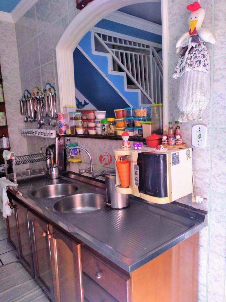 Sobrado à venda com 4 quartos, 180m² - Foto 3