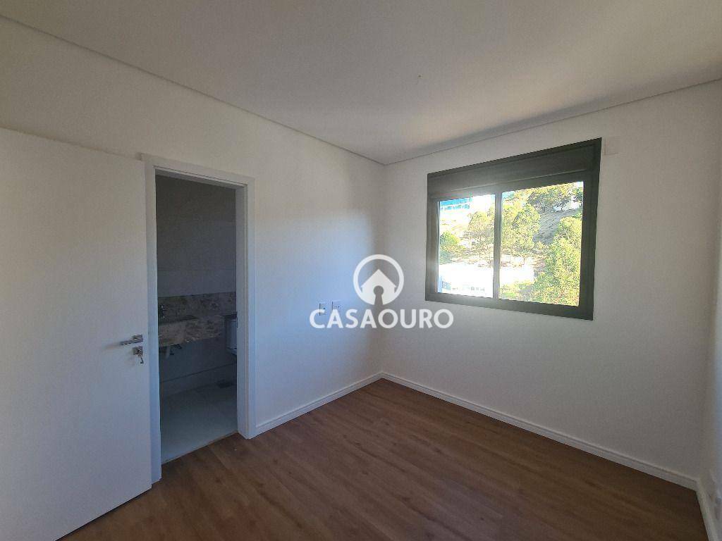 Apartamento à venda com 4 quartos, 137m² - Foto 11