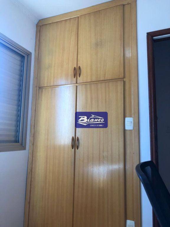 Apartamento à venda com 3 quartos, 75m² - Foto 19