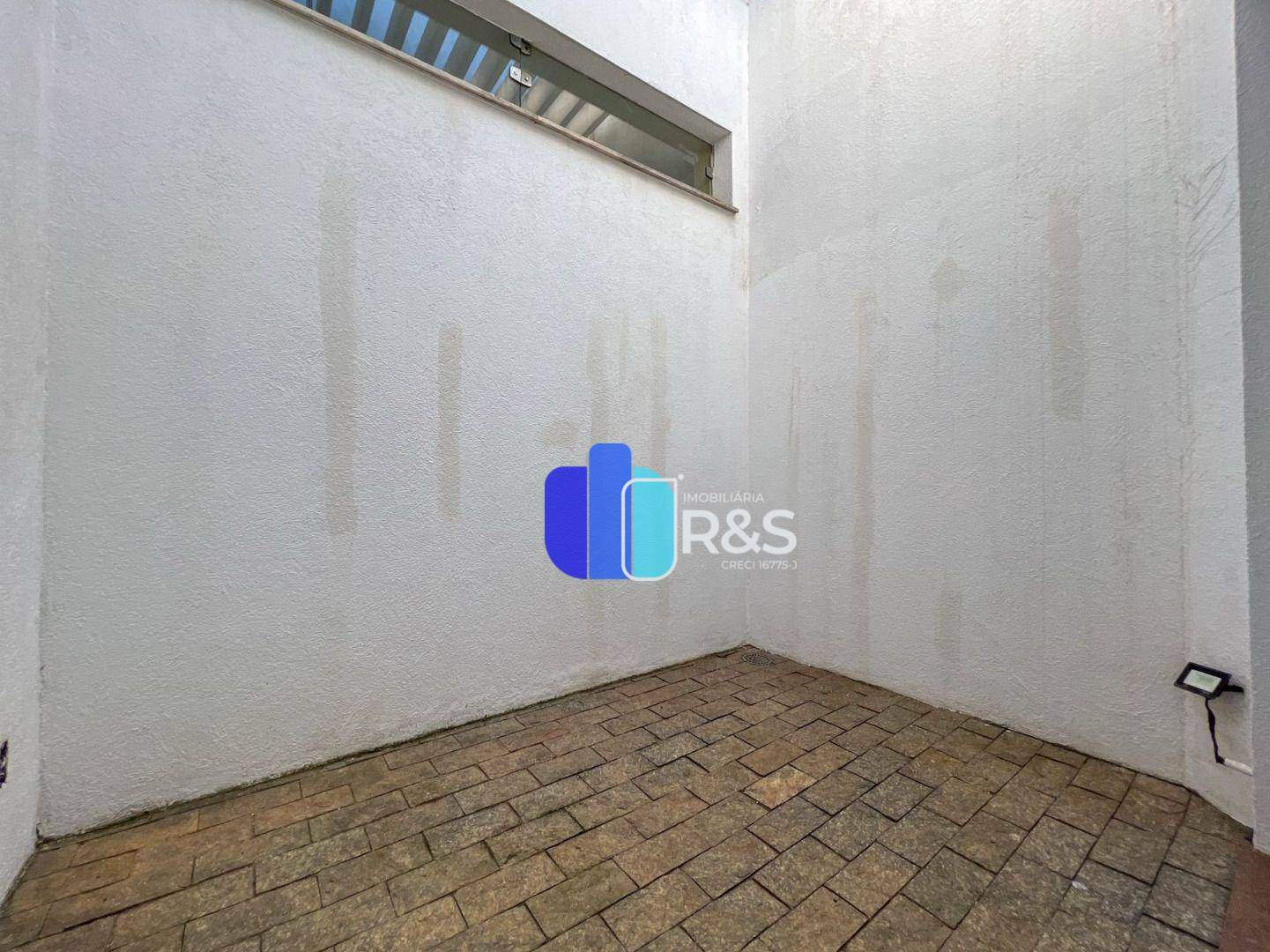 Casa para alugar com 3 quartos, 230m² - Foto 13
