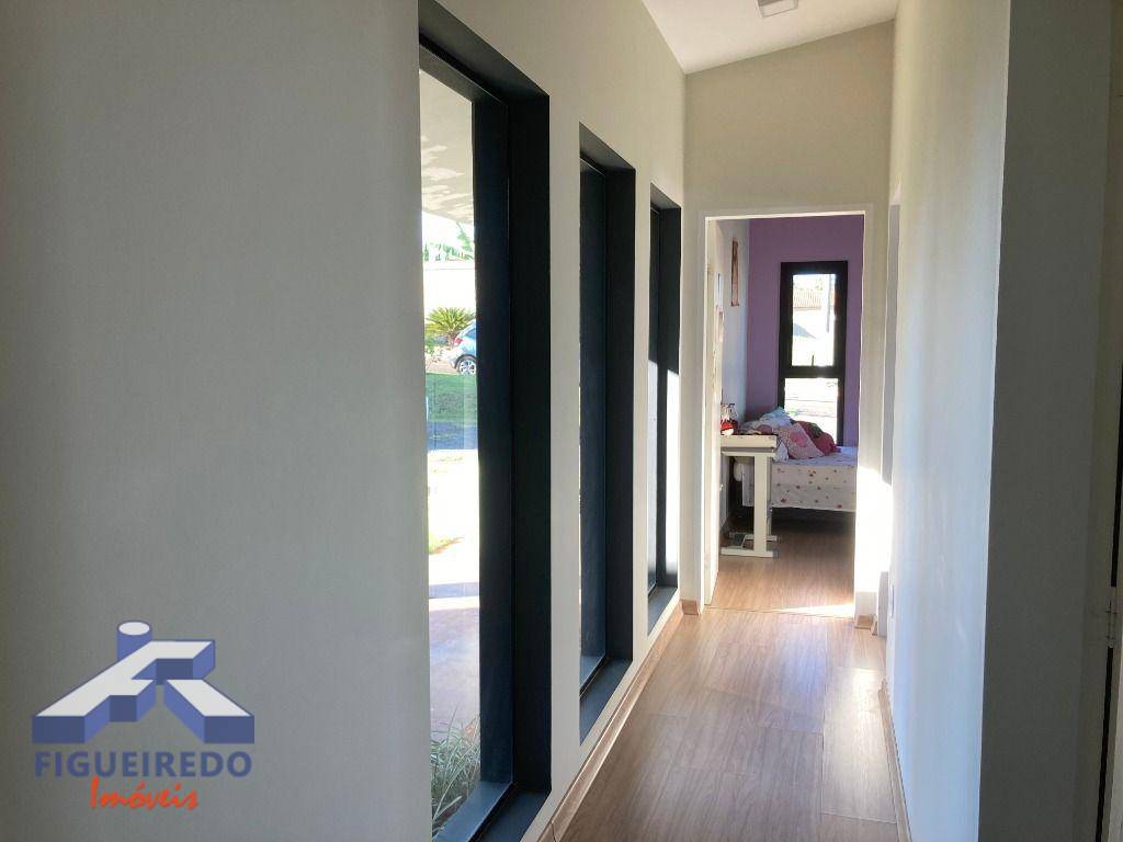 Casa de Condomínio à venda com 3 quartos, 156m² - Foto 2