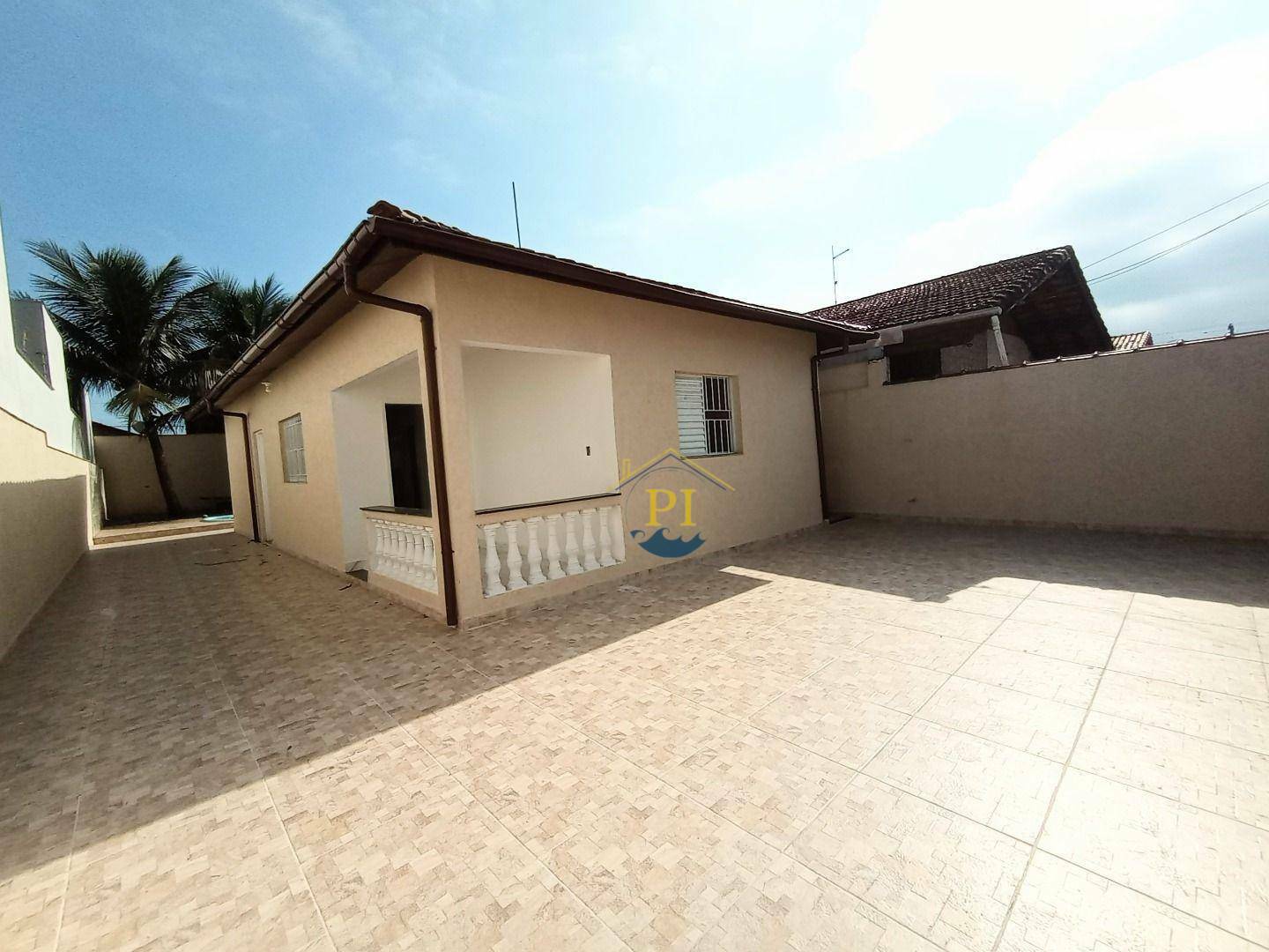 Casa à venda com 3 quartos, 71m² - Foto 1