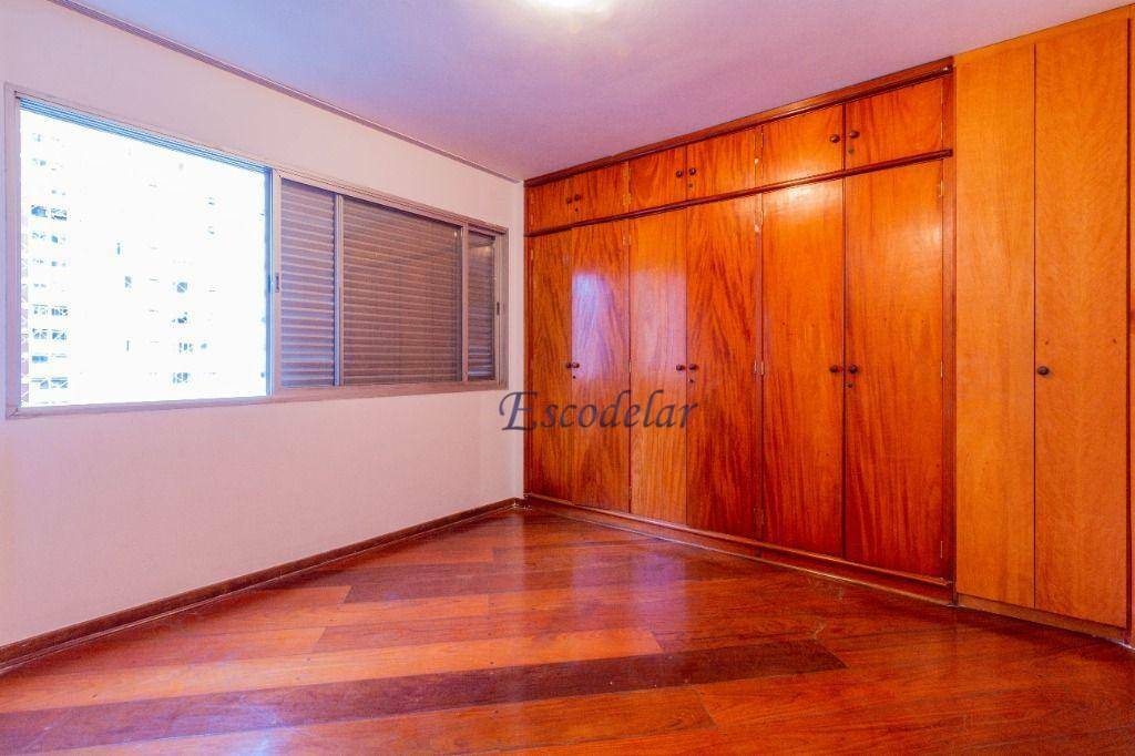 Apartamento para alugar com 3 quartos, 150m² - Foto 6