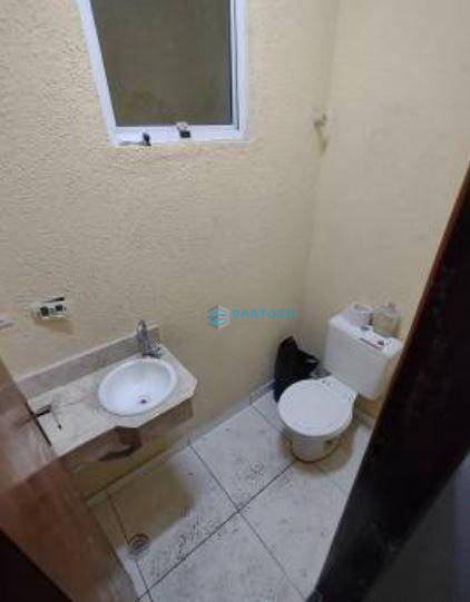 Sobrado à venda e aluguel com 3 quartos, 200m² - Foto 12