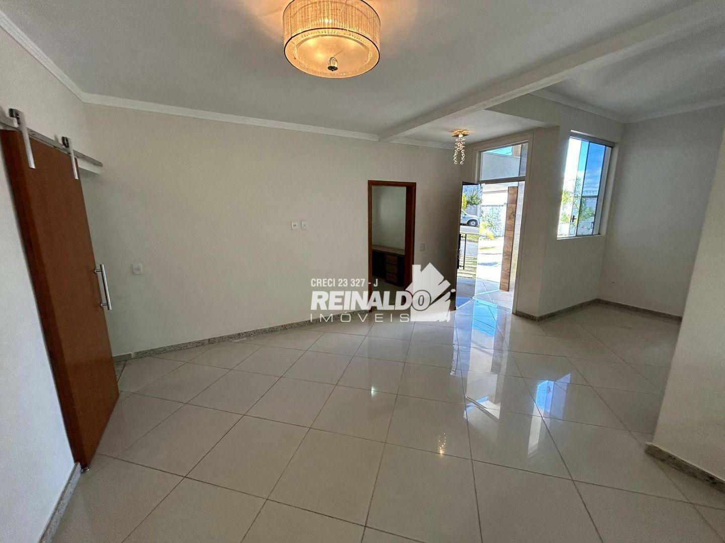 Casa de Condomínio à venda e aluguel com 3 quartos, 240m² - Foto 4