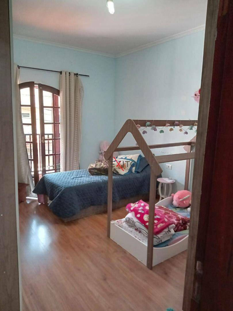 Casa à venda com 3 quartos, 237m² - Foto 8