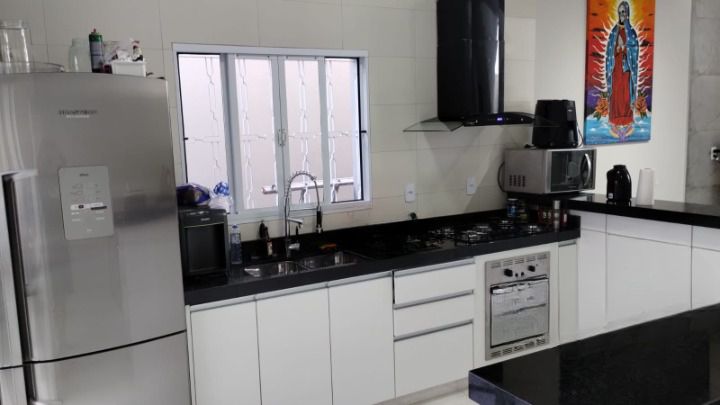 Casa de Condomínio à venda com 3 quartos, 140m² - Foto 4