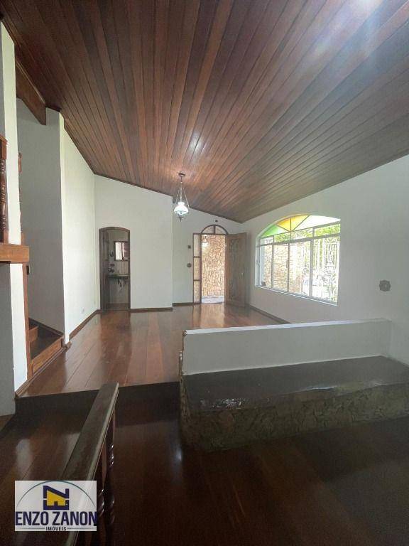 Sobrado à venda com 6 quartos, 328m² - Foto 3